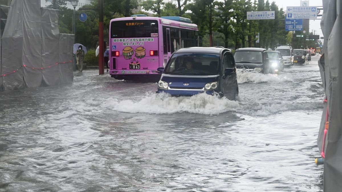 Japonsko sužují silné deště, milion lidí má opustit své domovy